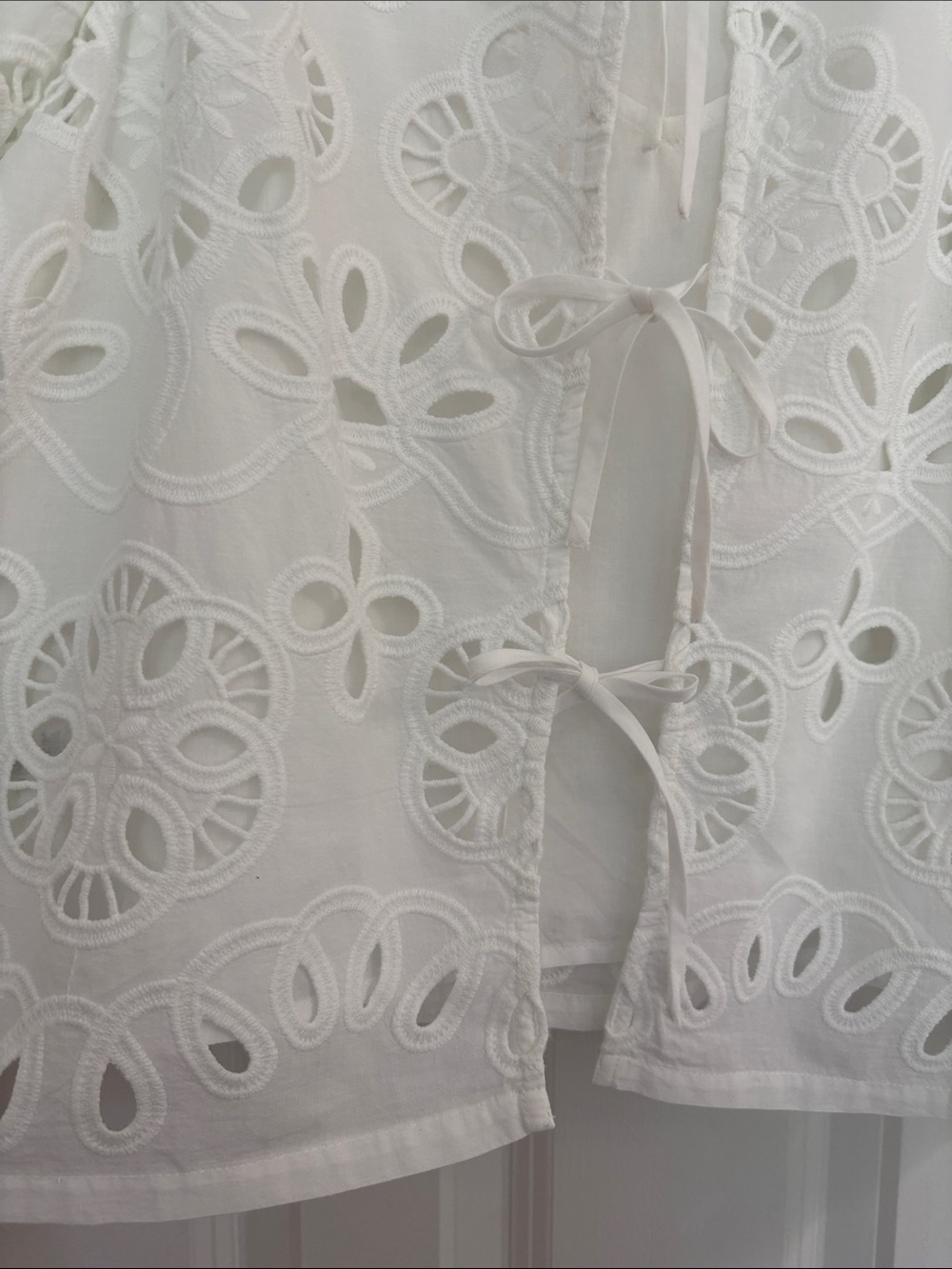 Ann Taylor 100% Cotton White Eyelet Tie-Front Top with Cami - Picture 4 of 9